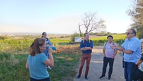 Teilnehmende, Panorama im Hintergrund